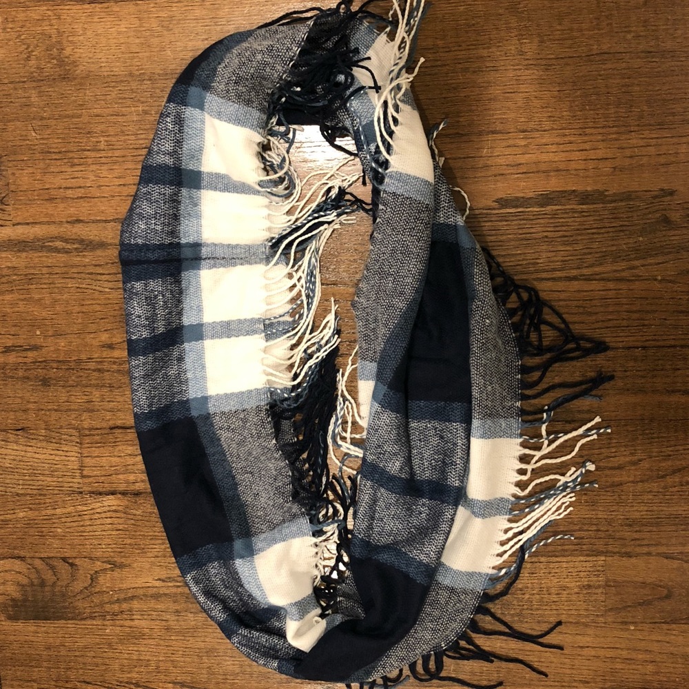 American Eagle Blue and White Plaid Scarf